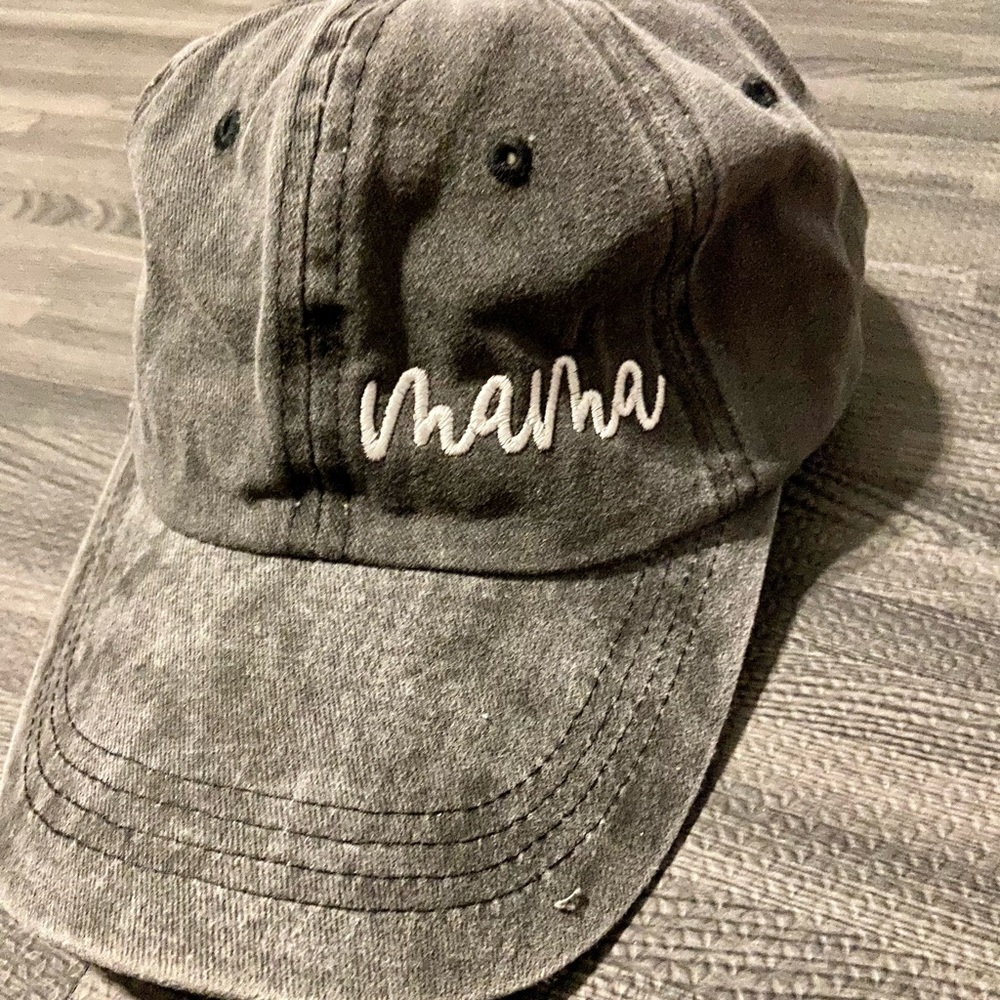 Mama distressed hat